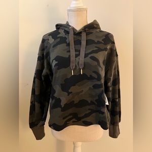 NWT Cropped Green Camo Hoodie from Old Navy